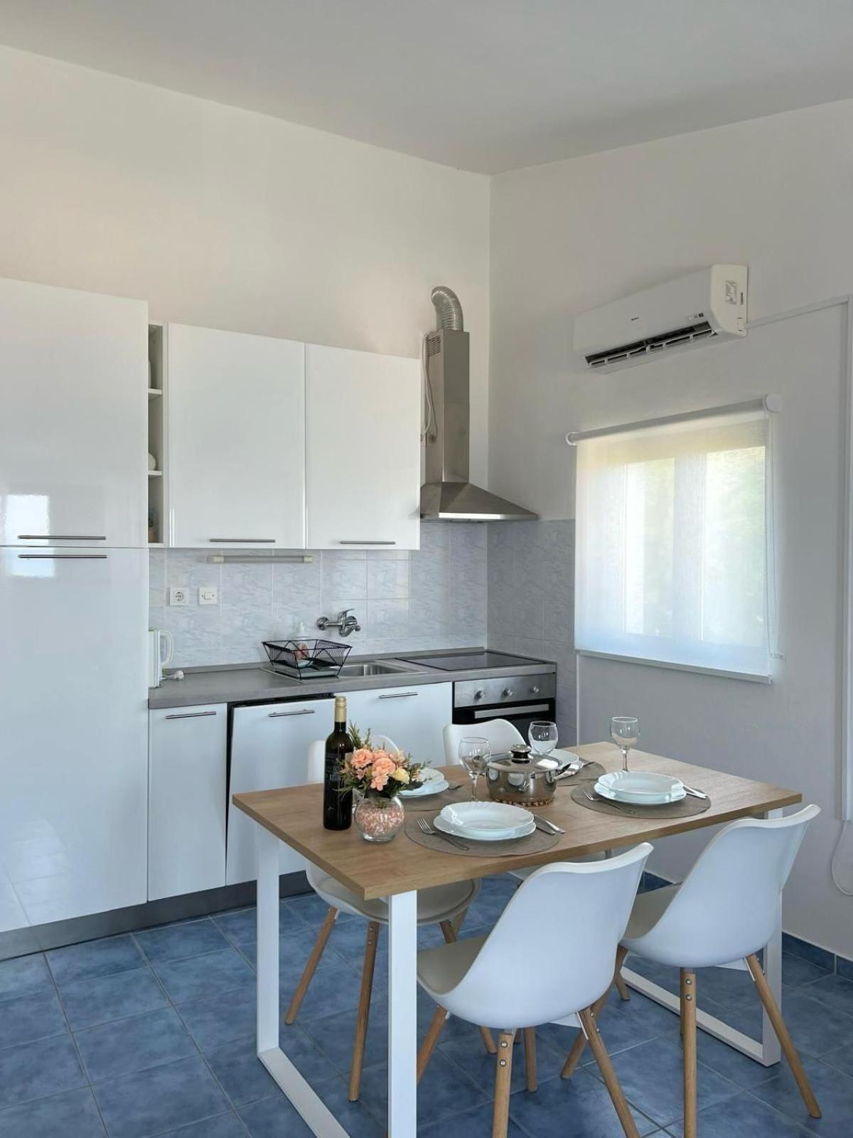 Apartments Ema サリ エクステリア 写真