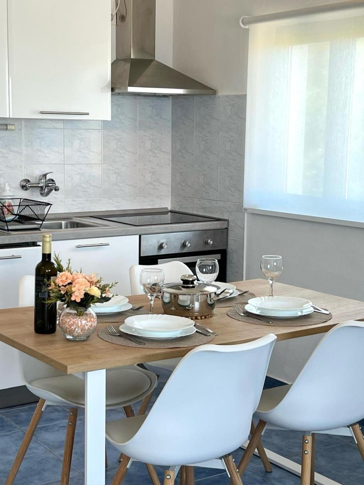 Apartments Ema サリ エクステリア 写真