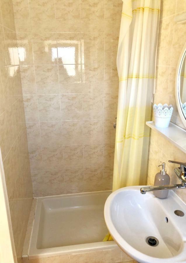 Apartments Ema サリ エクステリア 写真